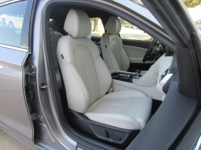 2025 Genesis G70 2.5T AWD Plano TX