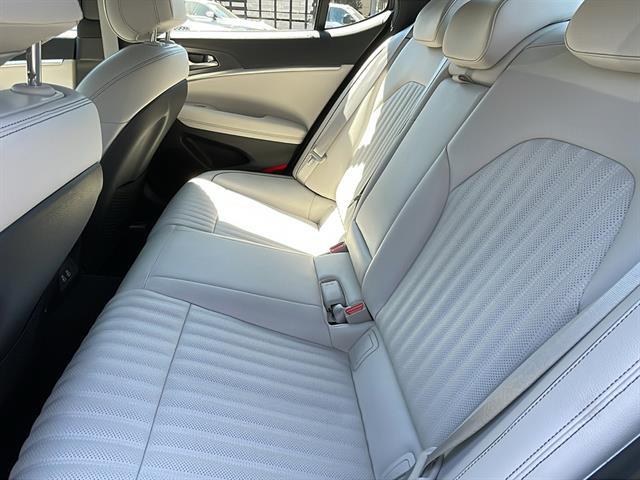 2025 Genesis G70 2.5T Prestige Corona CA