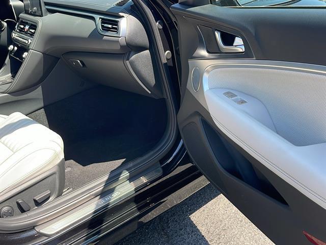 2025 Genesis G70 2.5T Prestige Corona CA