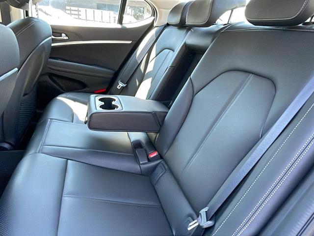2025 Genesis G70 2.5T Prestige Corona CA