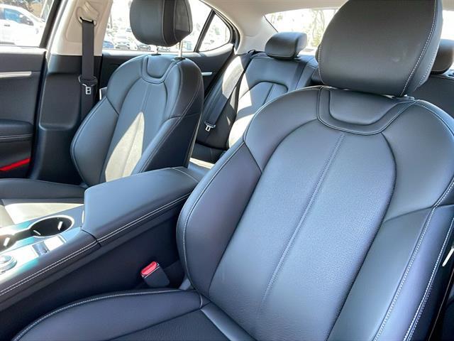 2025 Genesis G70 2.5T Prestige Corona CA