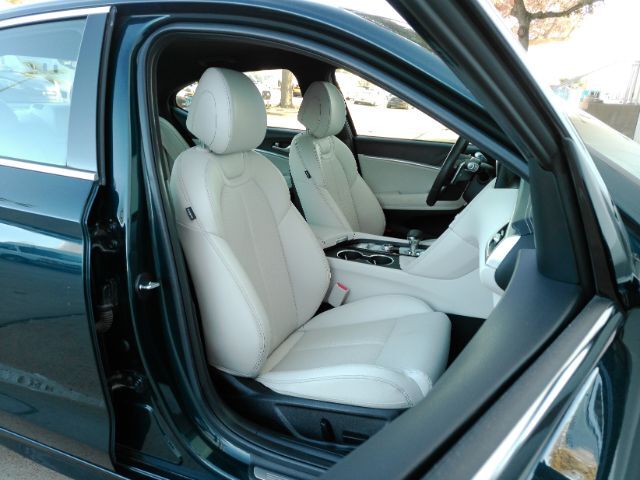 2025 Genesis G70 2.5T RWD Plano TX