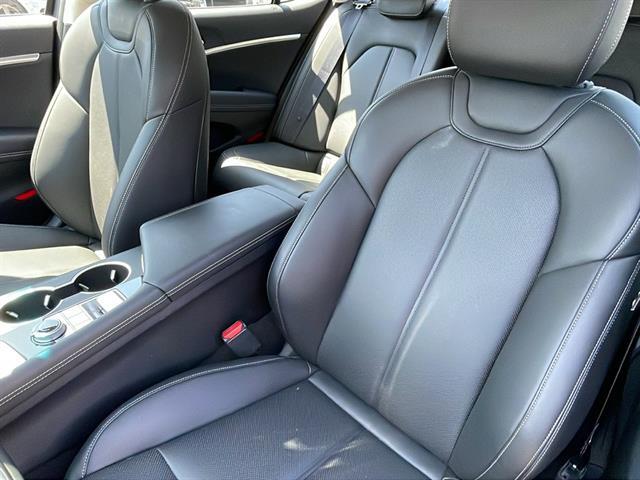 2025 Genesis G70 2.5T Standard Corona CA