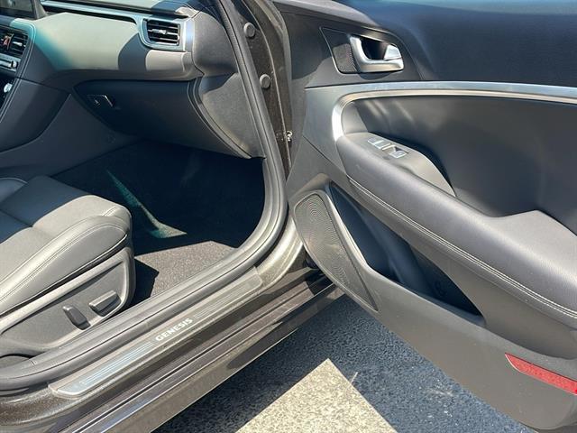 2025 Genesis G70 2.5T Standard Corona CA