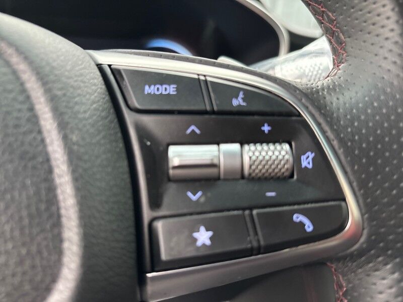 2025 Genesis G70 2.5T w/SPORT PRESTIGE PKG. RED LTHR. SUNR. Seffner FL