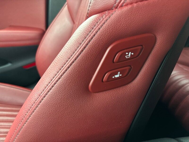 2025 Genesis G70 2.5T w/SPORT PRESTIGE PKG. RED LTHR. SUNR. Seffner FL