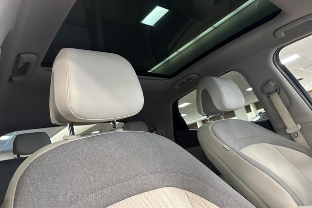 2025 Genesis GV60 Standard