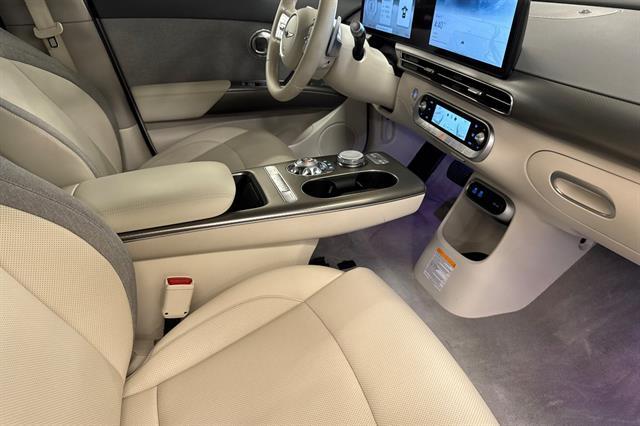 2025 Genesis GV60 Standard