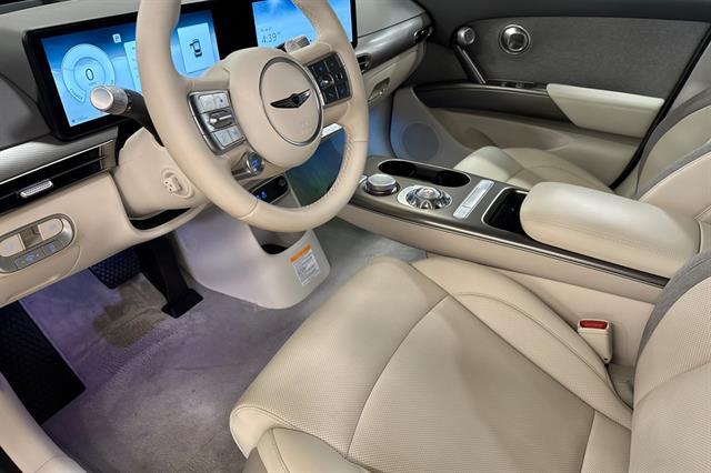 2025 Genesis GV60 Standard