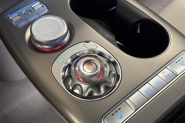 2025 Genesis GV60 Standard