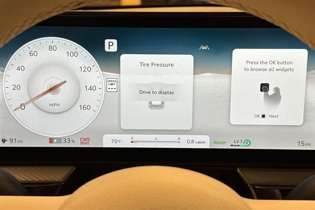 2025 Genesis GV60 Standard