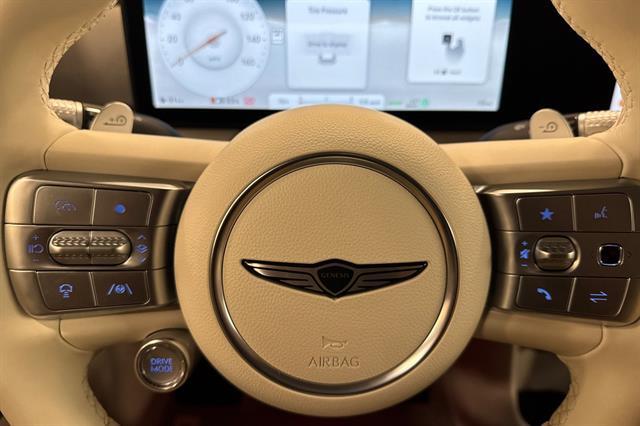 2025 Genesis GV60 Standard