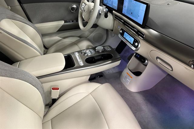 2025 Genesis GV60 Standard