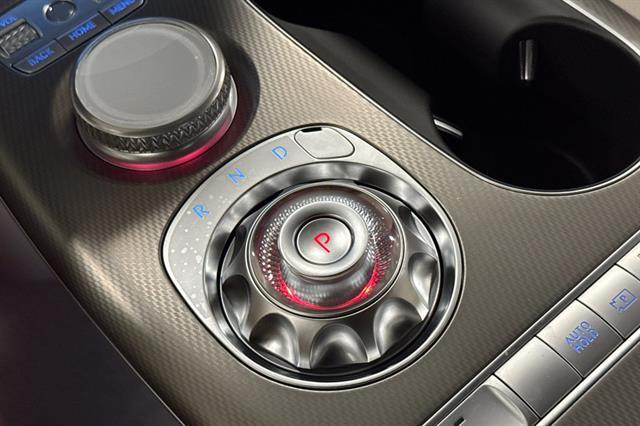 2025 Genesis GV60 Standard