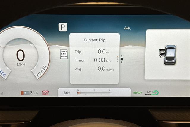2025 Genesis GV60 Standard