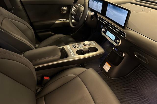 2025 Genesis GV60 Standard