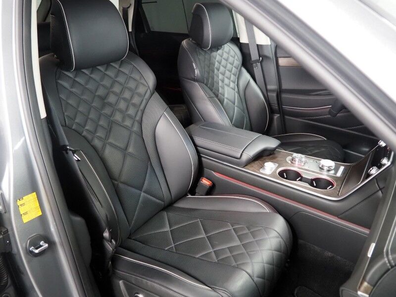 2025 Genesis GV80 3.5T Prestige AWD *HEADS-UP DISPLAY, NAVIGATION, ADAPTIVE CRUISE, SAFETY ALERTS, 27 INCH OLED DISPLAY, 360 CAMERAS, PANO MOONROOF, NAPPA LEATHER, CLIMATE MASSAGE SEATS, BANG & OLUFSEN, WIRELESS CHARGING