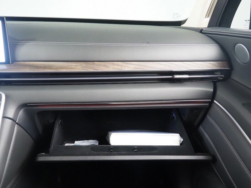 2025 Genesis GV80 3.5T Prestige AWD *HEADS-UP DISPLAY, NAVIGATION, ADAPTIVE CRUISE, SAFETY ALERTS, 27 INCH OLED DISPLAY, 360 CAMERAS, PANO MOONROOF, NAPPA LEATHER, CLIMATE MASSAGE SEATS, BANG & OLUFSEN, WIRELESS CHARGING Round Rock TX