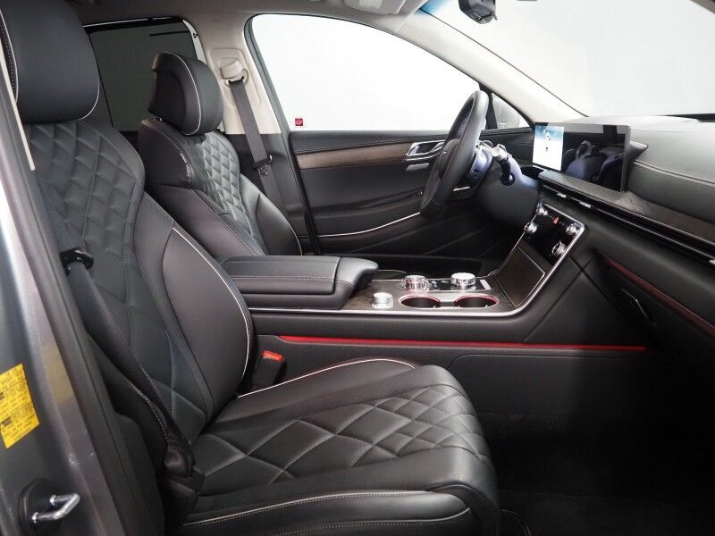 2025 Genesis GV80 3.5T Prestige AWD *HEADS-UP DISPLAY, NAVIGATION, ADAPTIVE CRUISE, SAFETY ALERTS, 27 INCH OLED DISPLAY, 360 CAMERAS, PANO MOONROOF, NAPPA LEATHER, CLIMATE MASSAGE SEATS, BANG & OLUFSEN, WIRELESS CHARGING Round Rock TX