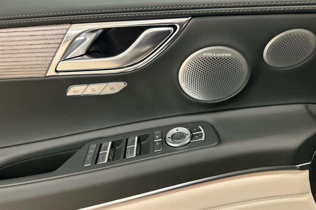 2025 Genesis GV80 Prestige