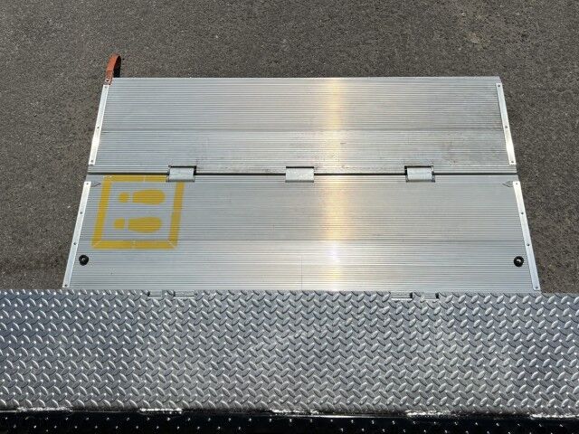 2025 Hino L6 26' Dry Box Truck with 2,200 lb Lift Gate Miami FL