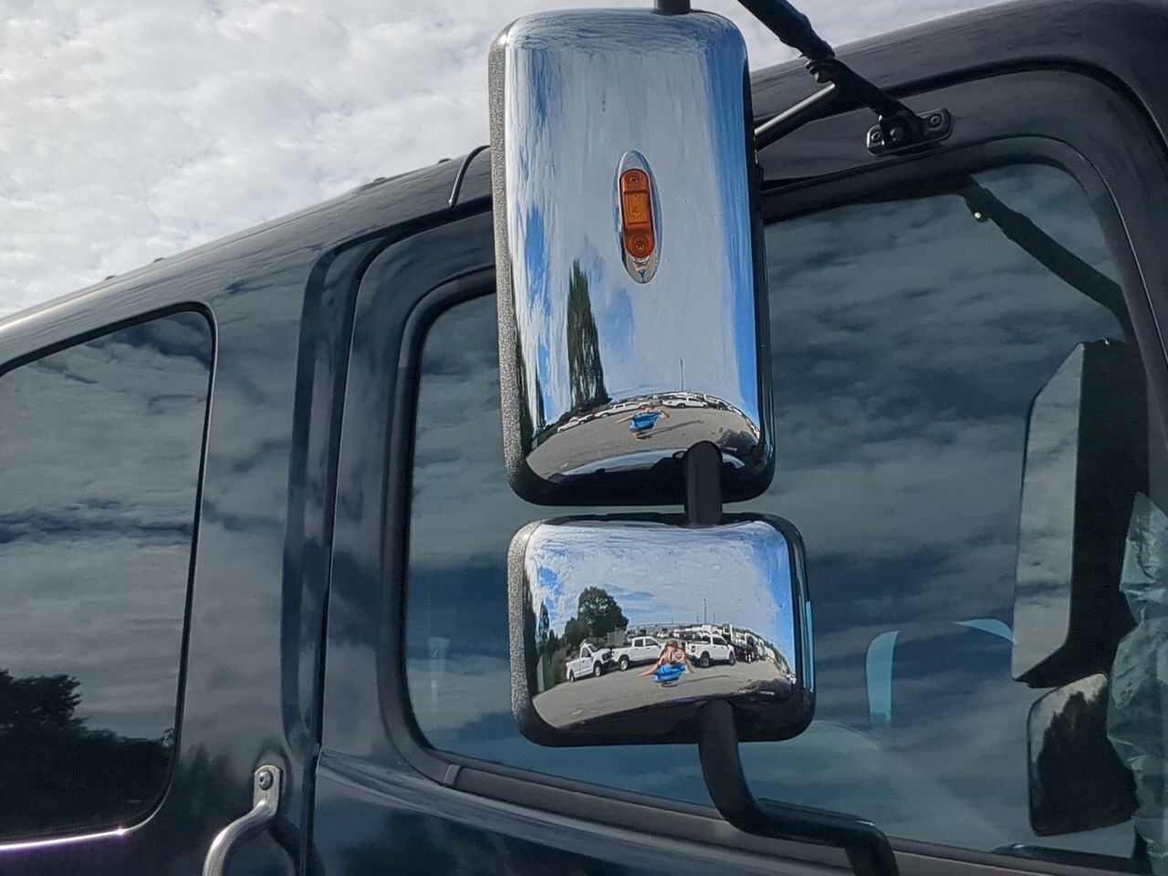 2025 Hino L6 Extended Cab with Chevron LCG Rollback Winder GA