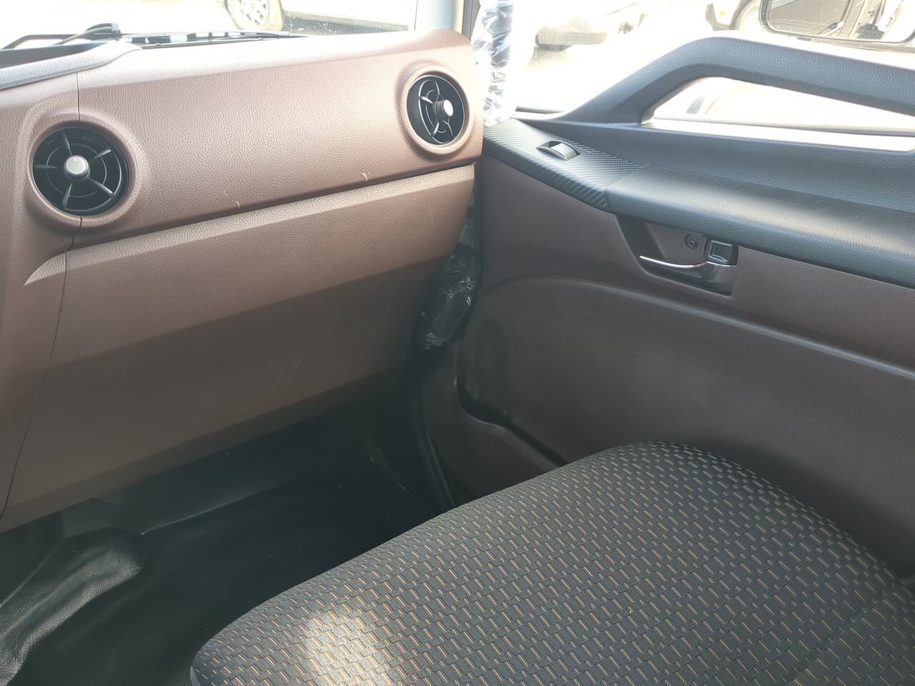 2025 Hino L6 Extended Cab with Chevron LCG Rollback Winder GA