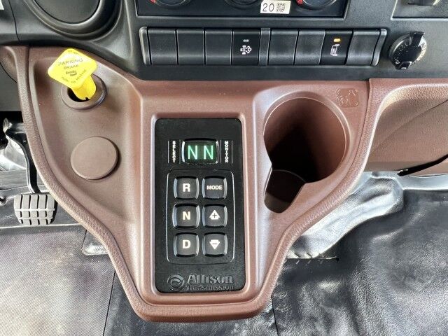 2025 Hino L7 20' BABCO Steel Flatbed Truck with Dur-A-Lift DLT2-60DP, 67' Wor Homestead FL