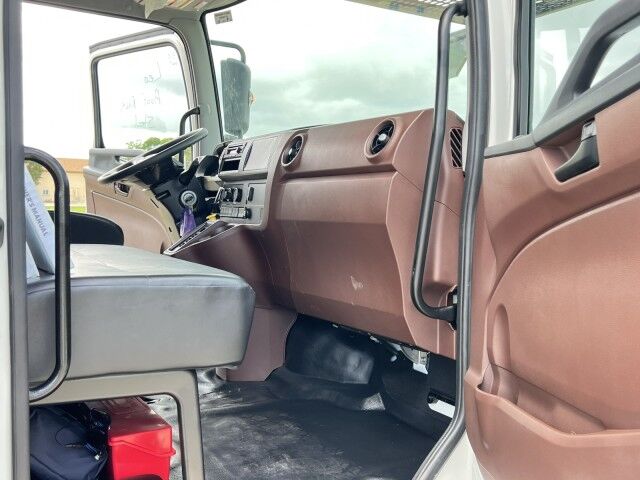 2025 Hino L7 20' BABCO Steel Flatbed Truck with Dur-A-Lift DLT2-60DP, 67' Wor Homestead FL