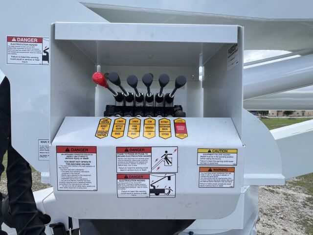 2025 Hino L7 20' BABCO Steel Flatbed Truck with Dur-A-Lift DLT2-60DP, 67' Wor Homestead FL