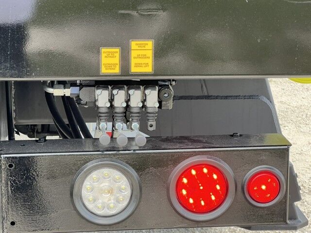 2025 Hino L7 20' BABCO Steel Flatbed Truck with Dur-A-Lift DLT2-60DP, 67' Wor Homestead FL