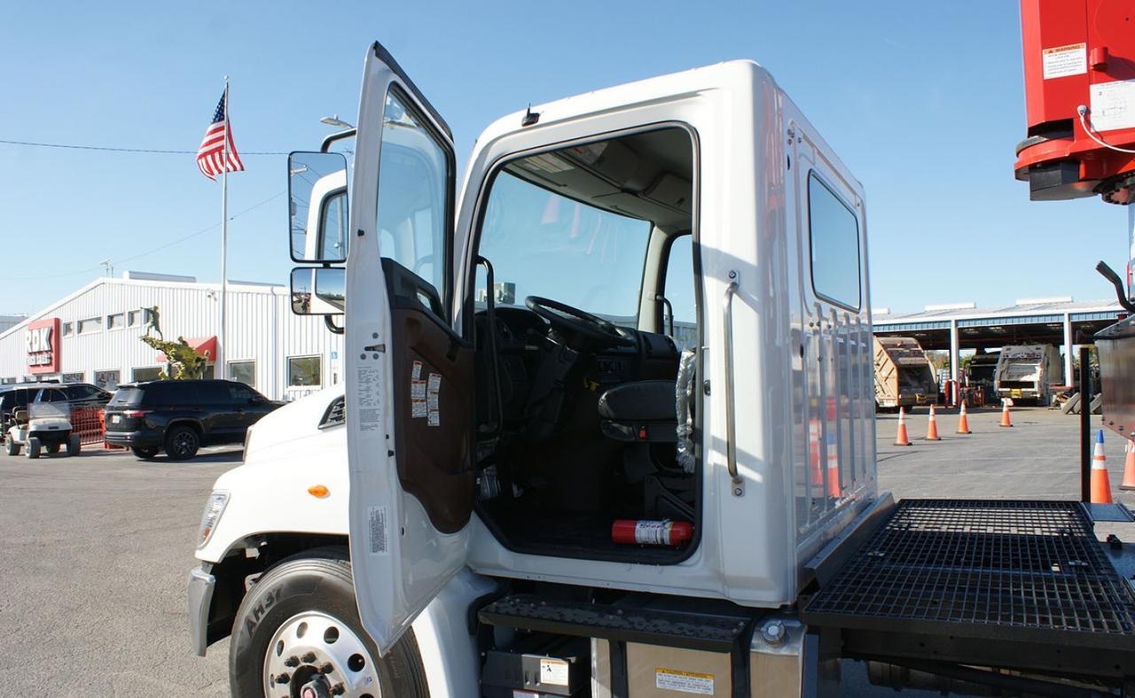 2025 Hino L7 28 Yard Pac Mac ML Grapple Truck Tampa FL