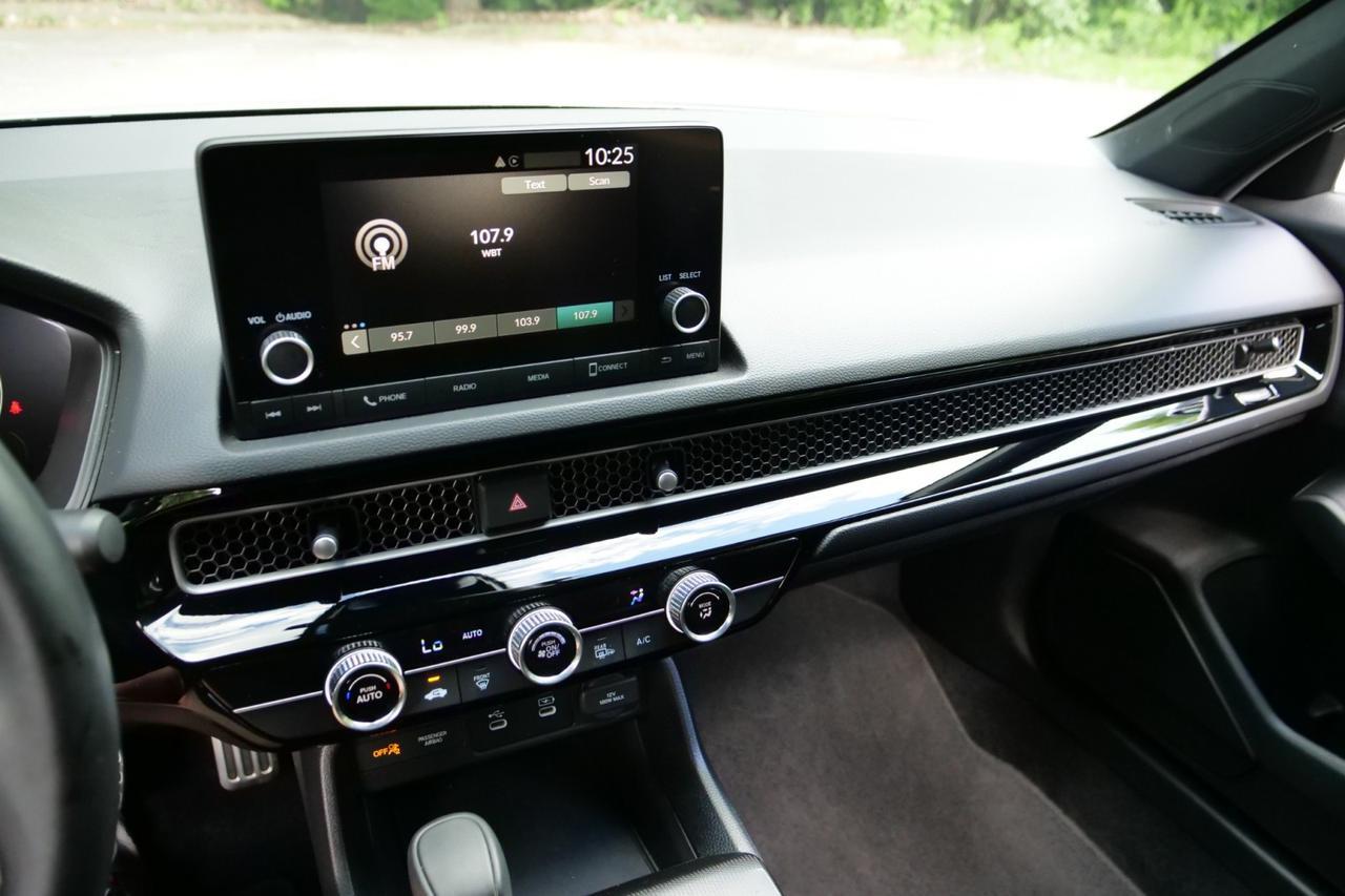 2025 Honda Civic Sedan Sport / Sensing Suite / CarPlay! Lincolnton NC
