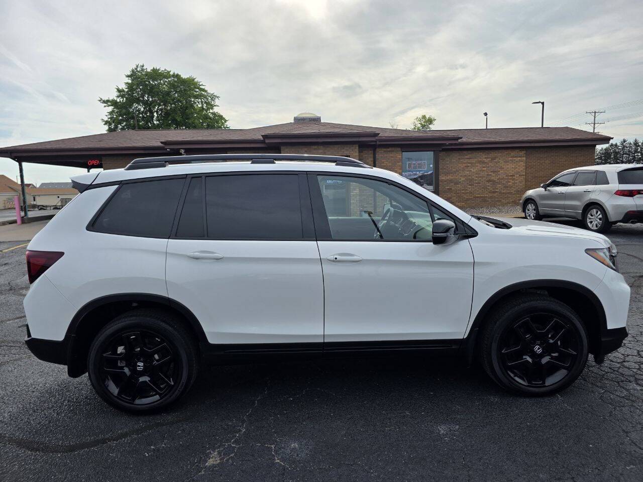 2025 Honda Passport Black Edition AWD 4dr SUV Eldridge IA