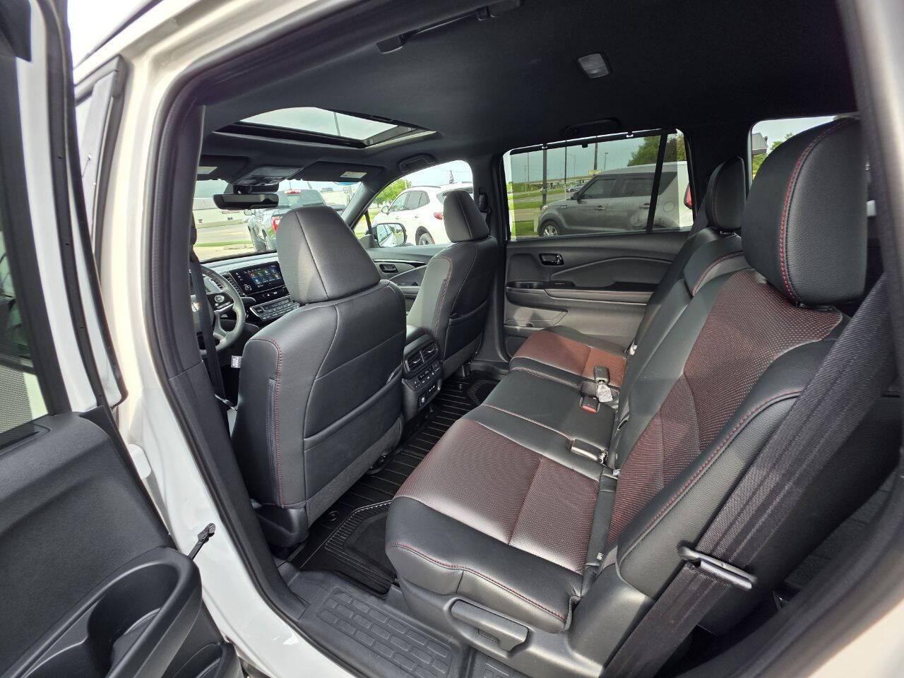 2025 Honda Passport Black Edition AWD 4dr SUV Eldridge IA