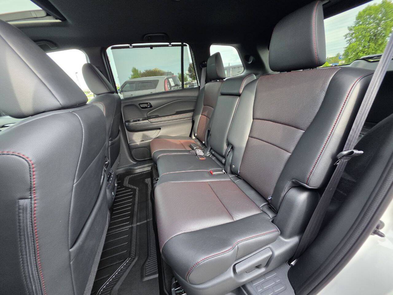 2025 Honda Passport Black Edition AWD 4dr SUV Eldridge IA