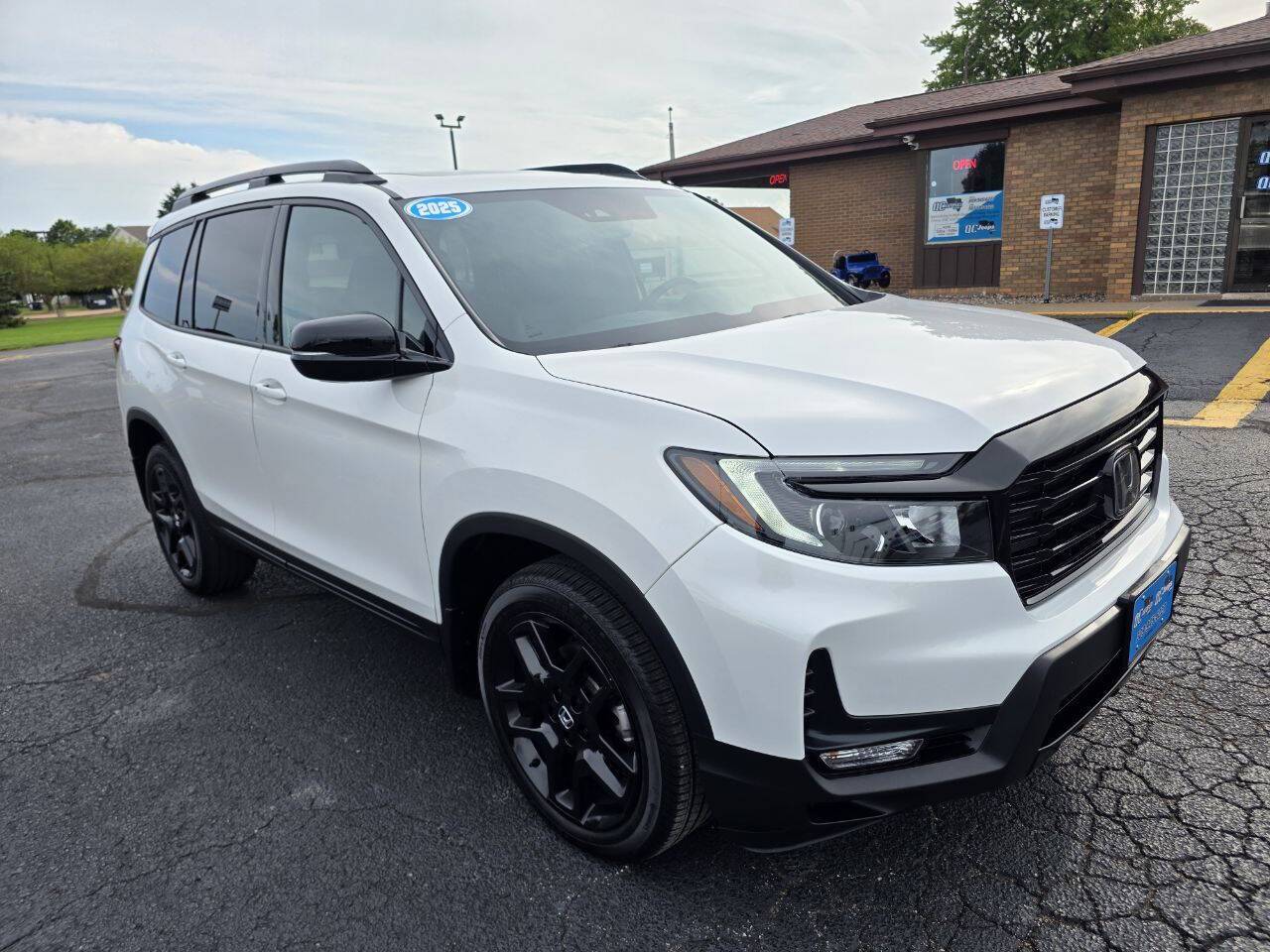 2025 Honda Passport Black Edition AWD 4dr SUV Eldridge IA