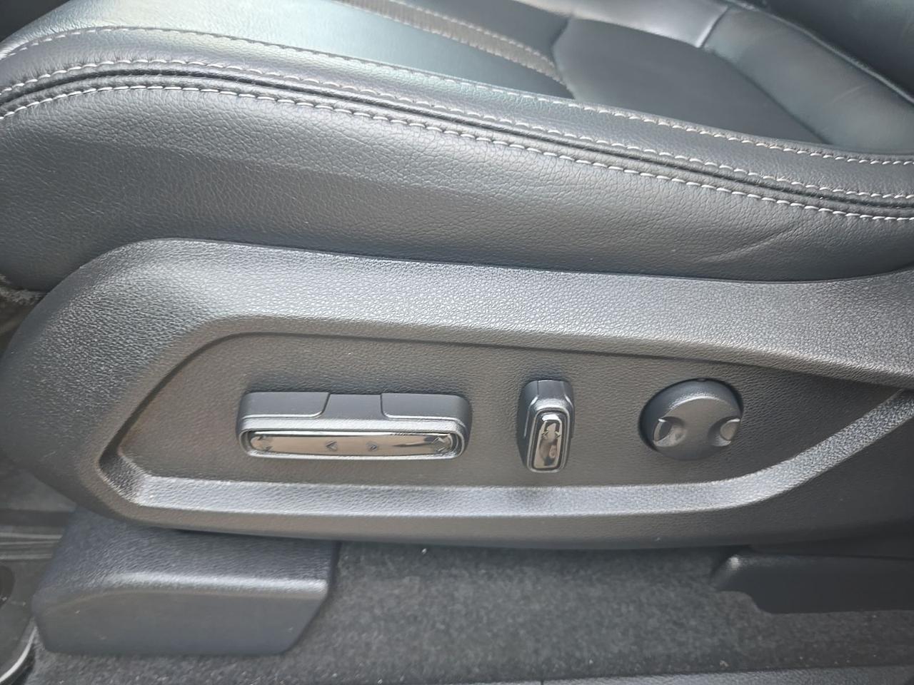 2025 Honda Pilot EX-L West Burlington IA