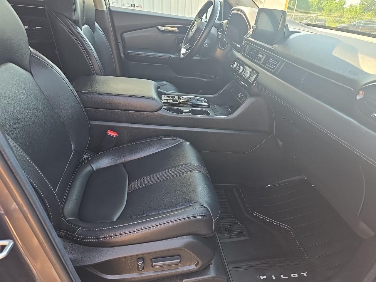 2025 Honda Pilot EX-L West Burlington IA