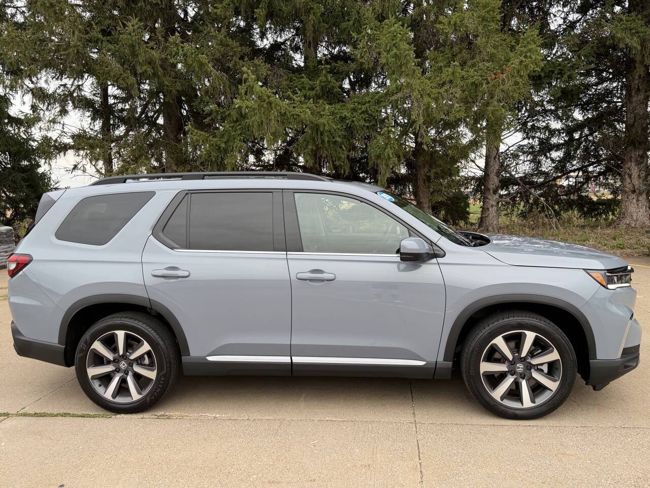 2025 Honda Pilot Touring AWD 4dr SUV Eldridge IA