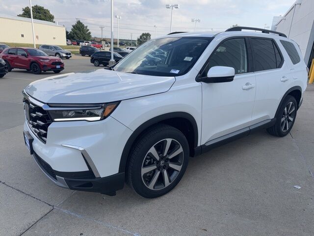 2025 Honda Pilot Touring West Burlington IA
