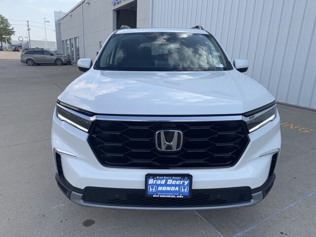 2025 Honda Pilot Touring West Burlington IA