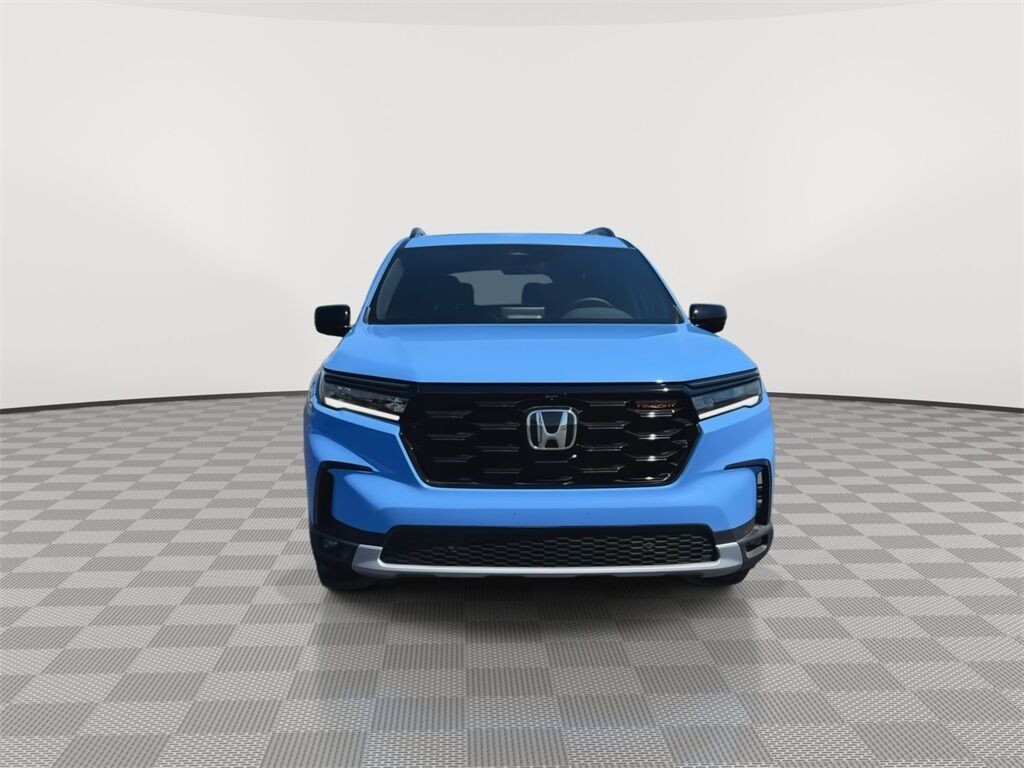 2025 Honda Pilot TrailSport photo 3