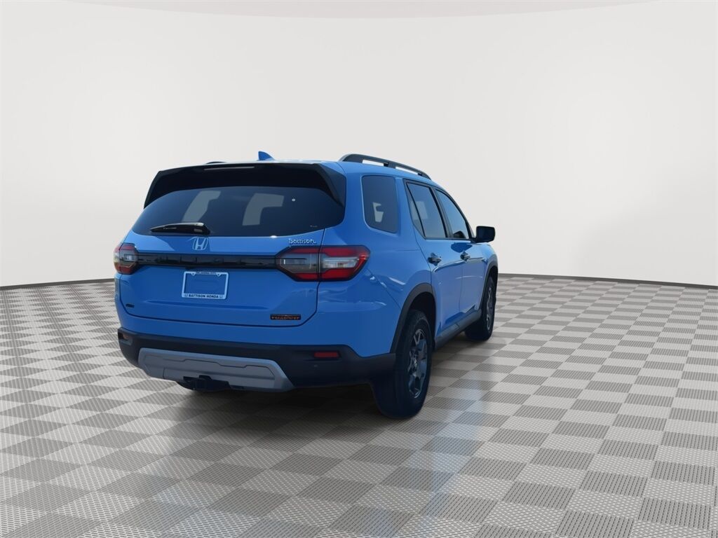 2025 Honda Pilot TrailSport photo 8