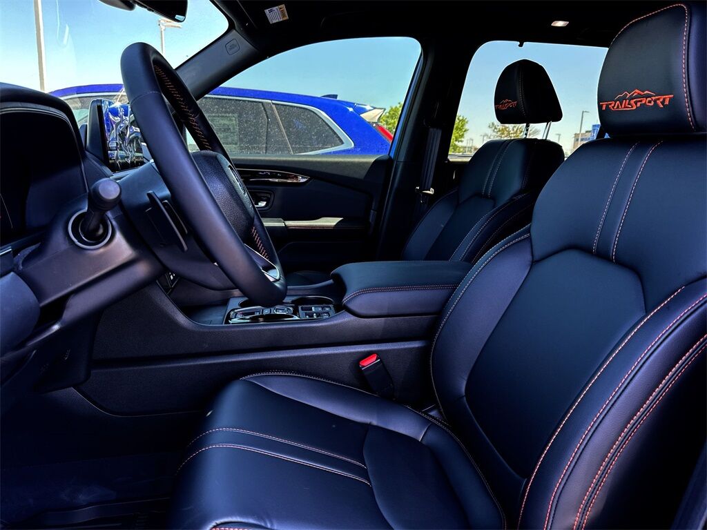 2025 Honda Pilot TrailSport photo 11