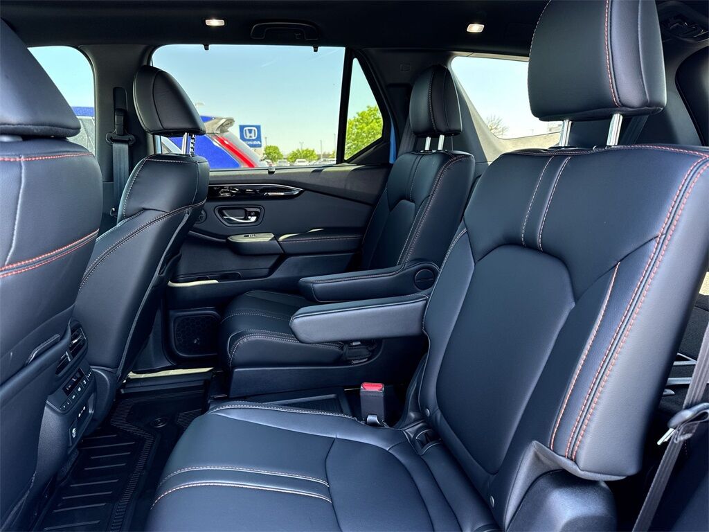2025 Honda Pilot TrailSport photo 22