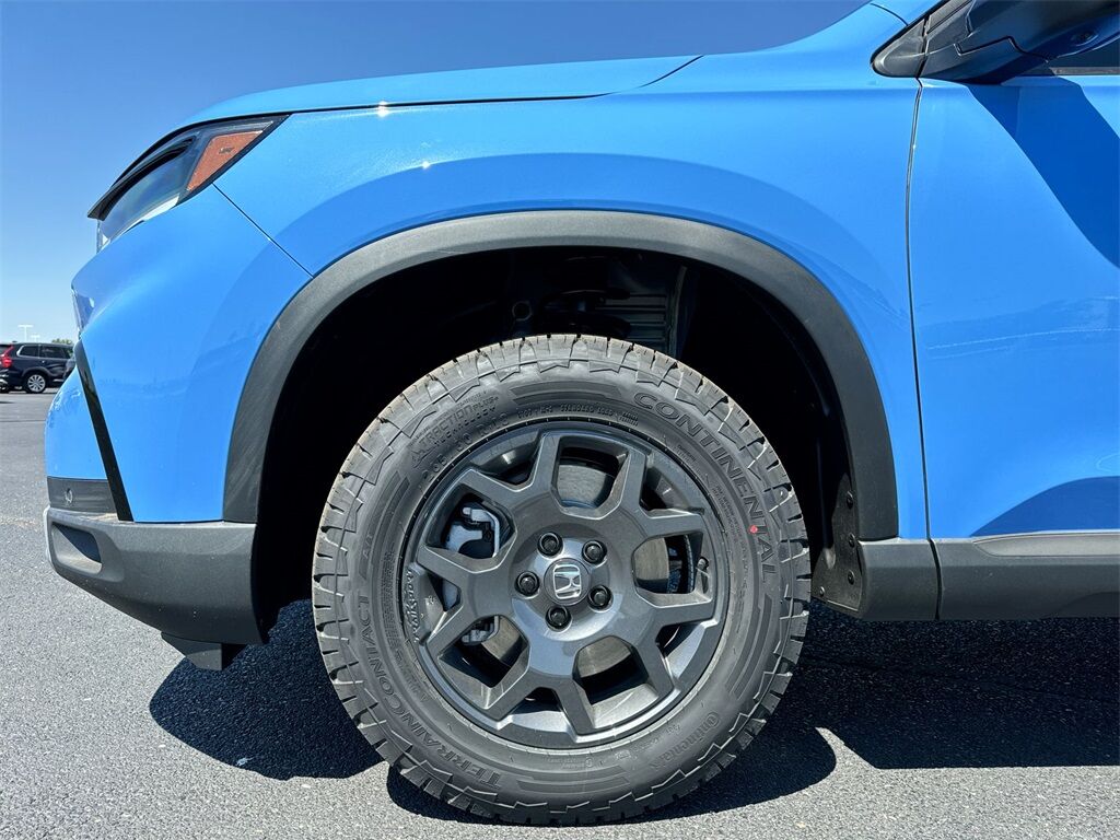 2025 Honda Pilot TrailSport photo 10