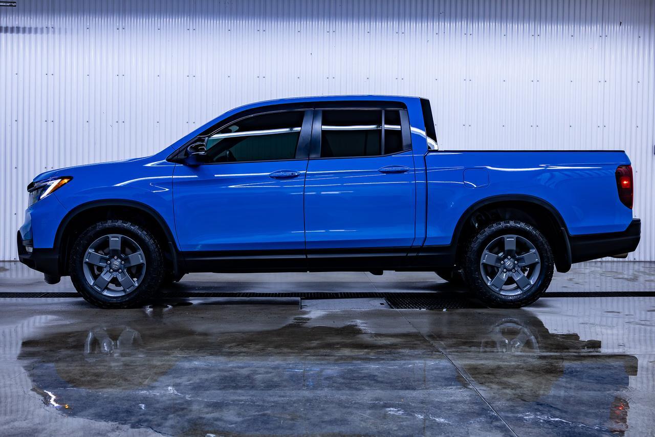 2025 Honda Ridgeline AWD Trail Sport Leather Roof Nav Red Deer AB