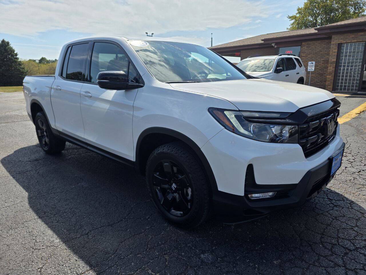 2025 Honda Ridgeline Black Edition AWD 4dr Crew Cab 5.3 ft. SB Eldridge IA