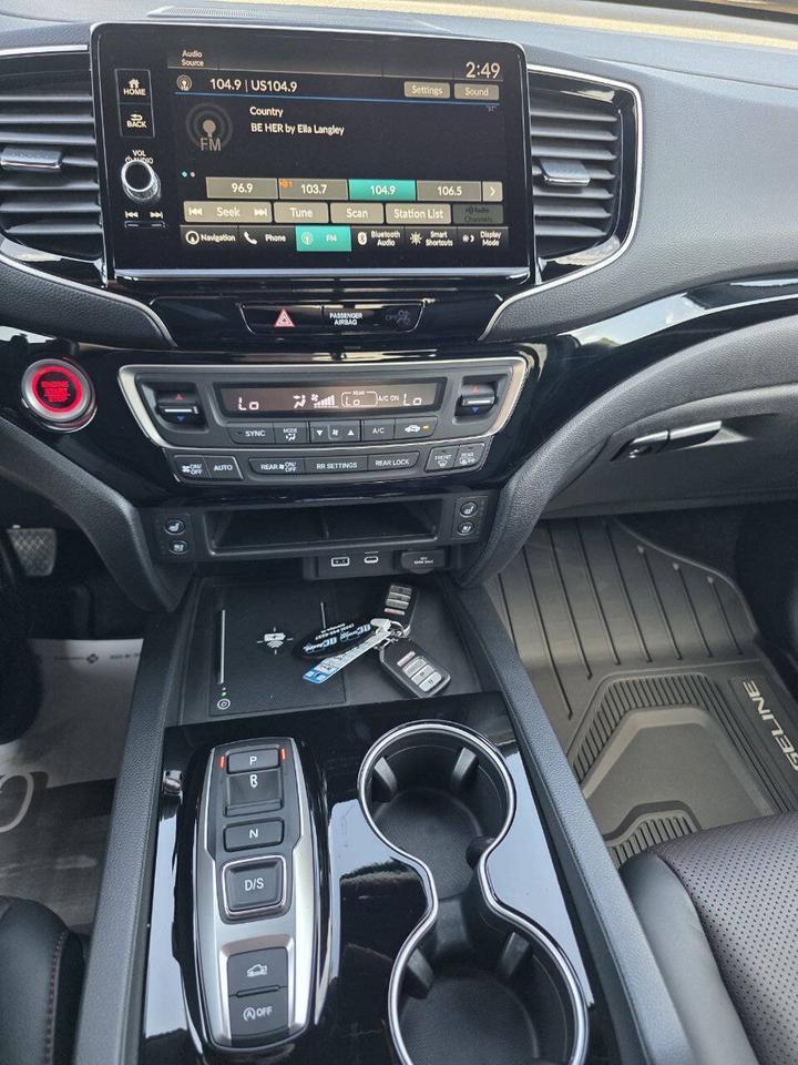 2025 Honda Ridgeline Black Edition AWD 4dr Crew Cab 5.3 ft. SB Eldridge IA